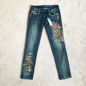 Grace In LA Floral Embroidered Skinny Jeans Women’s Size 25 NEW $89